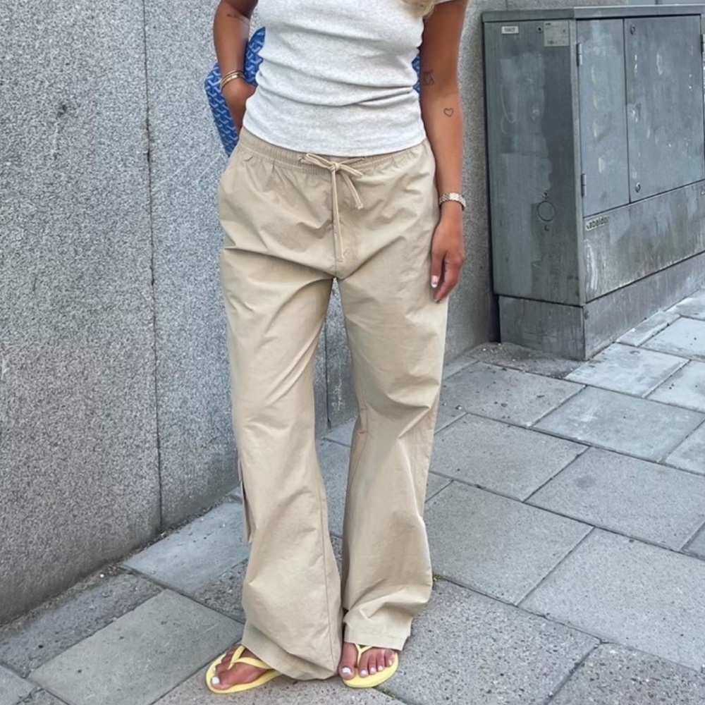 Djerf Avenue Sporty Pants Sand Khaki Size Medium